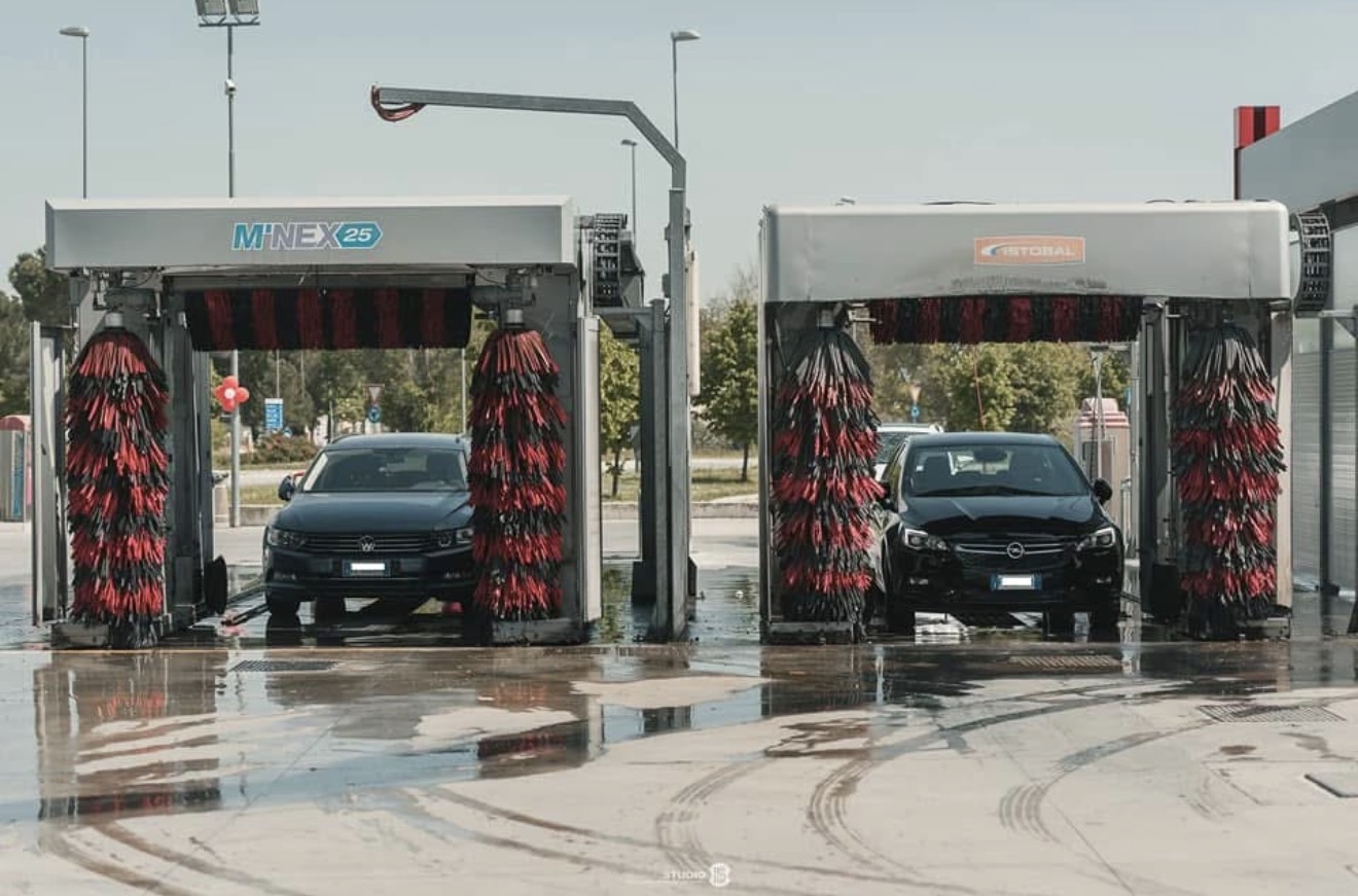 AUTOLAVAGGIO SELF-SERVICE AUTO, CAMION E CAMPER – 3.170 MQ DI TERRENO – ATTIVITÀ STORICA