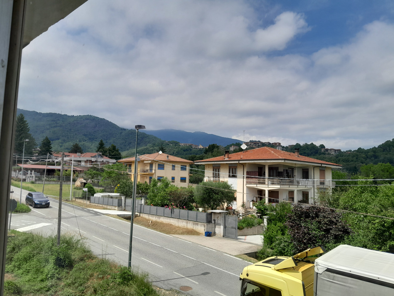 Ampio Fabbricato Industriale con Potenzialità di Trasformazione a Forno Canavese (To)